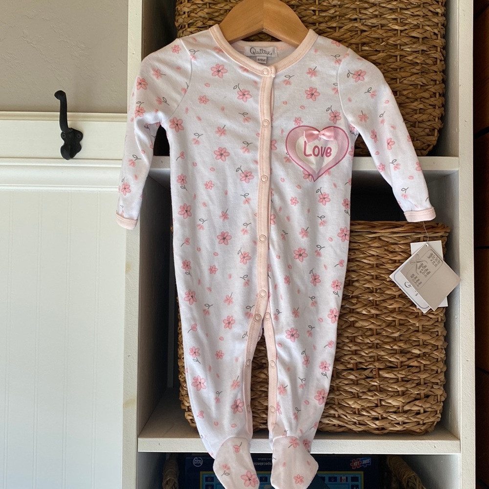 NWT Quiltex Baby Onesie 3-6 Months